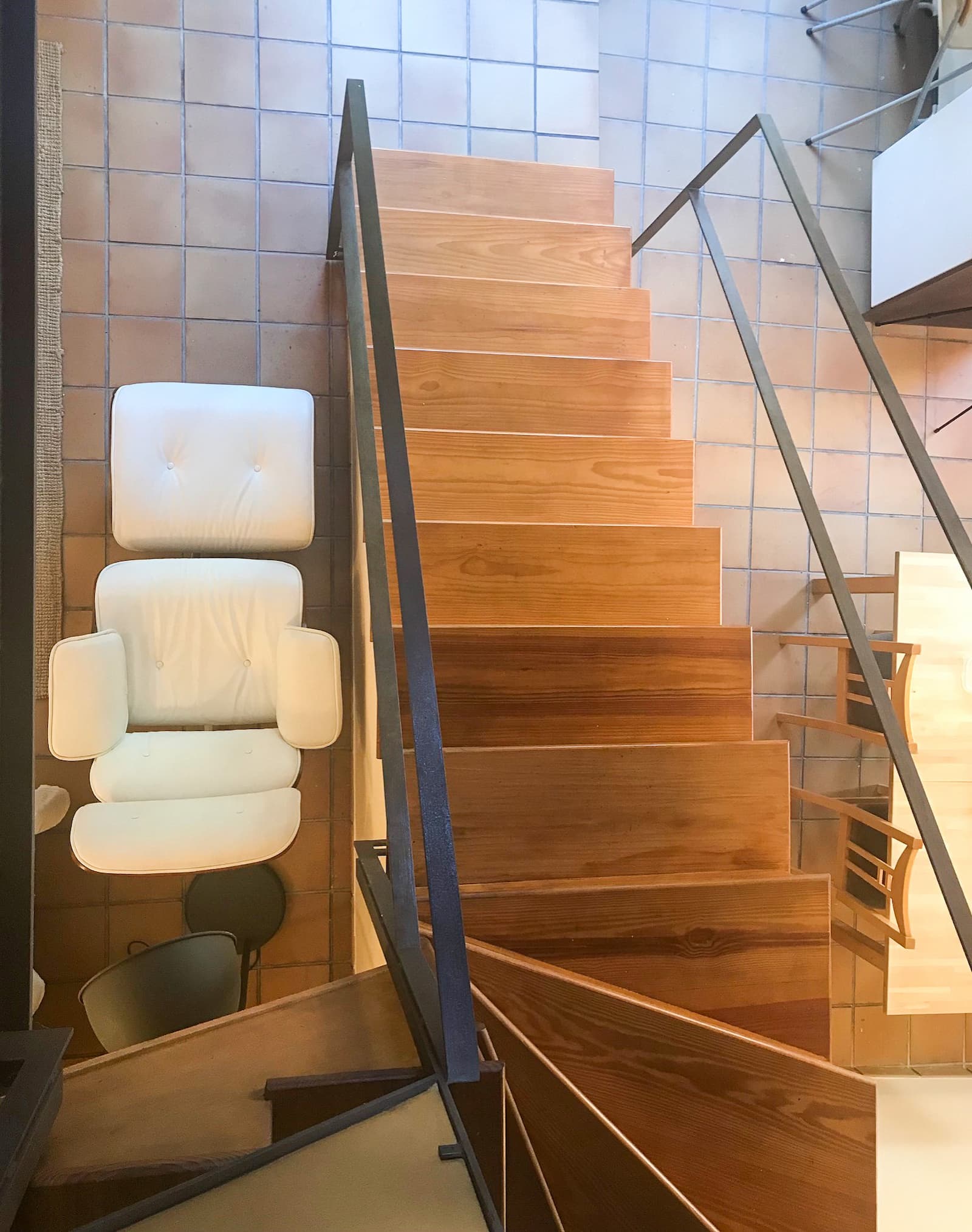 Escalera de madera de la casa rural en Talaveruela de la Vera, Cáceres